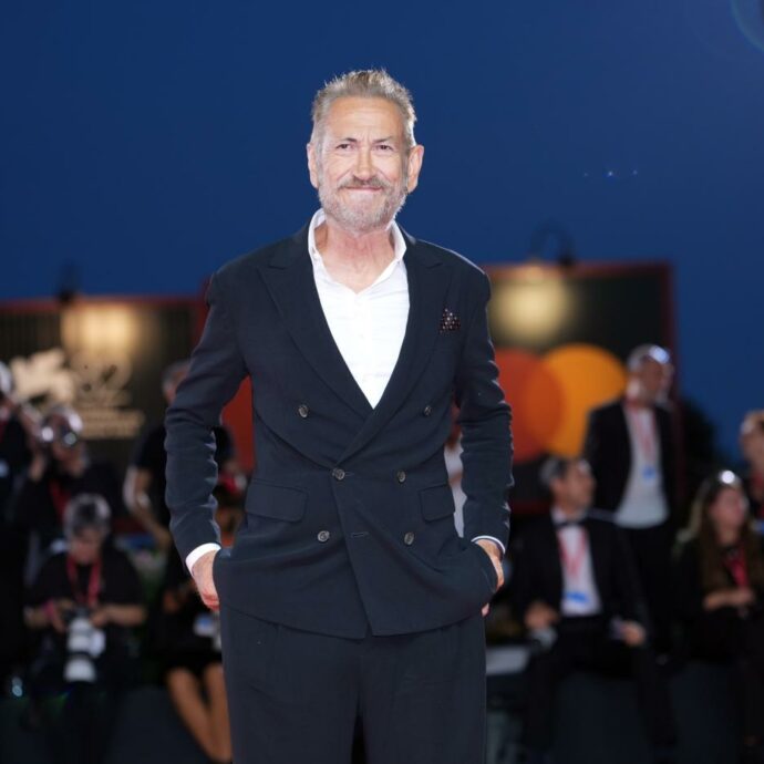 “Marco Giallini l’ho rimesso in piedi”: parla il dottor Manuel Mancini che ha operato l’attore dopo essere stato travolto dal cane di un amico