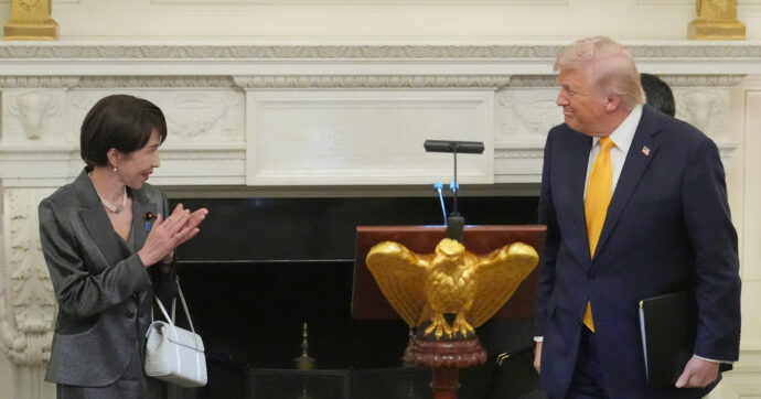 La riverenza giapponese: la premier Takaichi e le domande mai poste al presidente Usa Trump