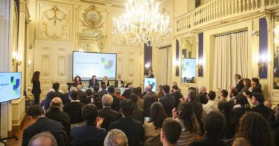 Copertina di Mobilità connessa, Italia in crescita ma mancano le competenze adeguate