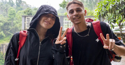 Copertina di “Hai la faccia come il c**o, non t’allargà con la bocca”: Chanel Totti furibonda a “Pechino Express” con il compagno di viaggio Filippo Laurino