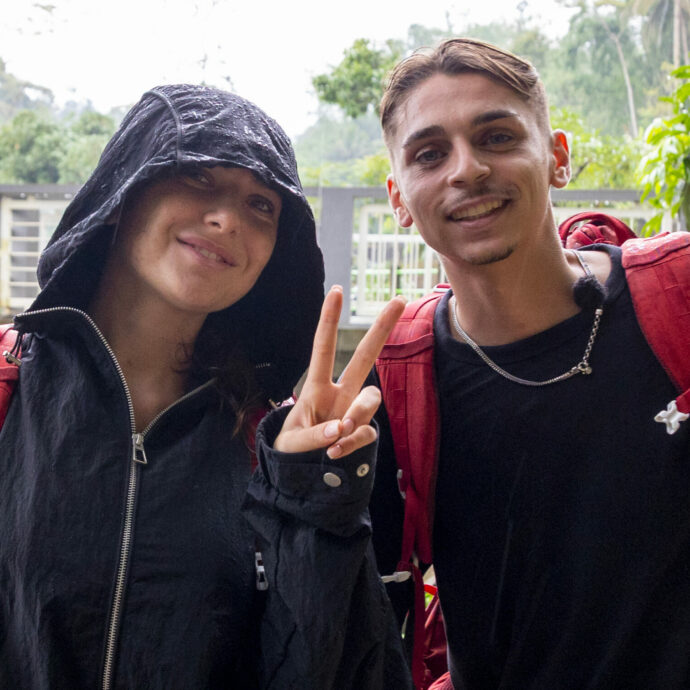 “Hai la faccia come il c**o, non t’allargà con la bocca”: Chanel Totti furibonda a “Pechino Express” con il compagno di viaggio Filippo Laurino