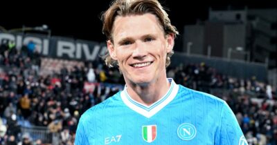 Copertina di Con un rimpallo il Napoli passa a Cagliari. Ora Conte punta l’Inter: “Guardiamo a chi c’è davanti”