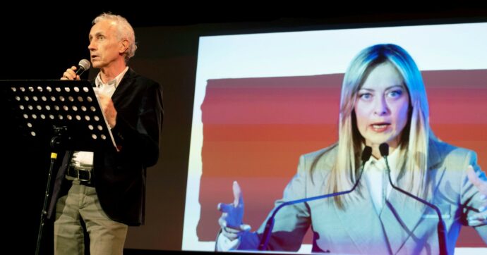 Risate e lezioni civili, il Fatto e la gente per la Costituzione