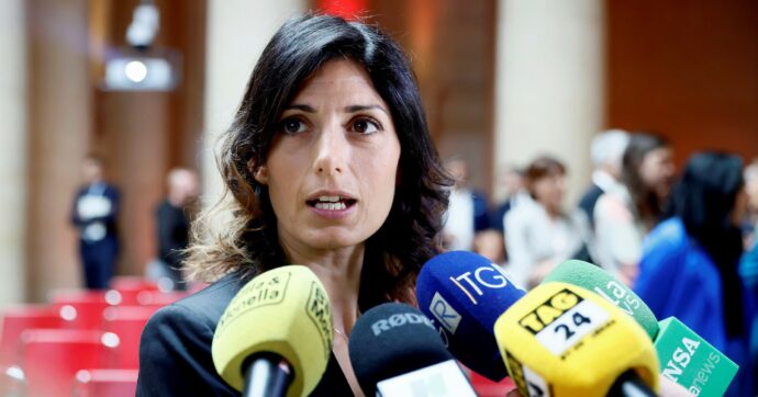 Referendum, Virginia Raggi spinge il No: “La destra scardina la Carta, ma adesso  ha paura di perdere”