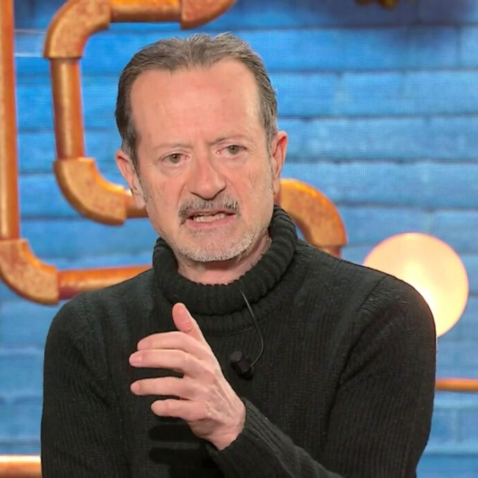 “Mamma era ansiosa. Se tardavo anche 5 minuti, partiva la task force per cercarmi. Era andata a Lourdes sanissima e si è rotta una gamba”: così Rocco Papaleo