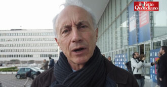 Copertina di Caso Delmastro, Travaglio: “Uno che sta per tre anni in società con la figlia di un prestanome mafioso non può svolgere ruoli di governo”