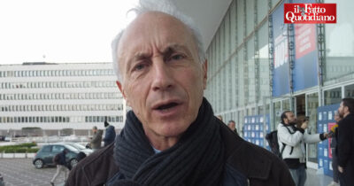 Copertina di Caso Delmastro, Travaglio: “Uno che sta per tre anni in società con la figlia di un prestanome mafioso non può svolgere ruoli di governo”