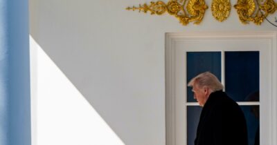 Copertina di Boomerang Trump sull’economia mondiale: rischio stagflazione più vicino. Krugman: “Scomode analogie con il 1973”