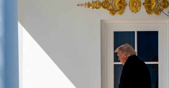 Boomerang Trump sull’economia mondiale: rischio stagflazione più vicino. Krugman: “Scomode analogie con il 1973”