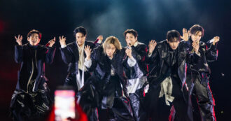 Copertina di BTS osannati da 104mila fan in Corea del Sud: ecco il primo concerto dopo il servizio militare di 4 anni