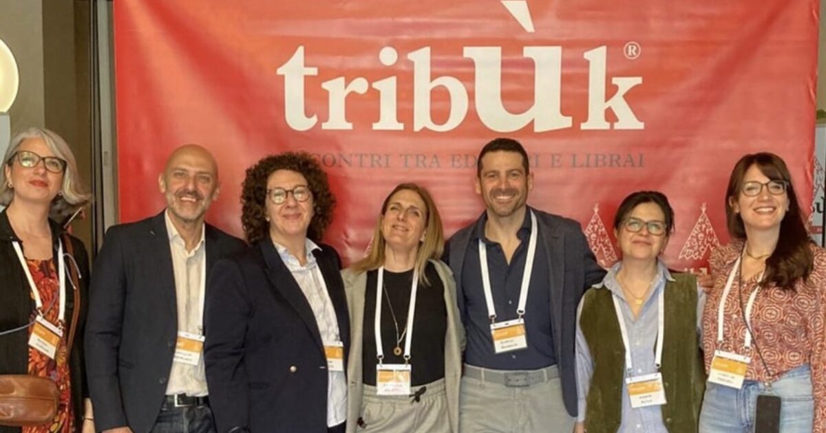 Fenomeno Tribùk: quaranta editori, a turno, hanno ventotto minuti per presentare i titoli che vorrebbero vedere sugli scaffali dei librai