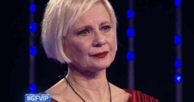 Copertina di “Prima di troncare la mia relazione pensavo che sarei caduta nel baratro della solitudine. Mi sento a disagio, come un topo in gabbia”: Antonella Elia in lacrime