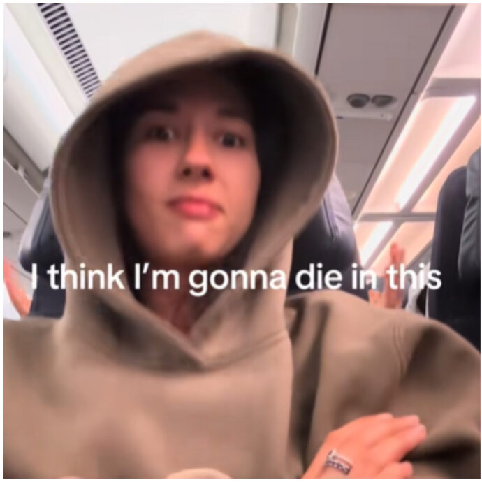 “Anche se si è stipati come sardine in aereo non si può prendere a calci e pugni il sedile davanti”: la lite tra due passeggeri scatena un dibattito sul Web