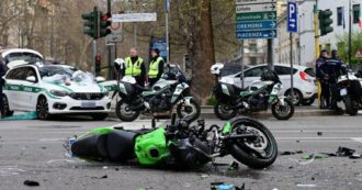 Moto si schianta nella notte contro un’auto a Milano: morti due giovani di 20 e 23 anni