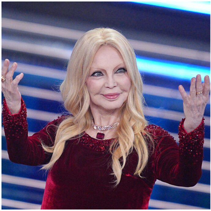 “Franco Battiato è impazzito, ero lì davanti a lui con le gambe scoperte e la mano dove immagini tu. La gente era lì per gli Who, lui pensava che la folla mi avrebbe accoppato”: lo rivela Patty Pravo