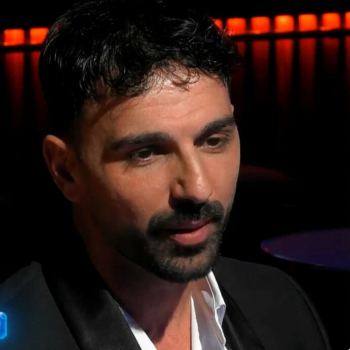 “Ho tolto 3 tumori maligni, mi è crollato il mondo addosso. Ad Amici portavo la sacca sotto la maglietta”: le parole di Raimondo Todaro