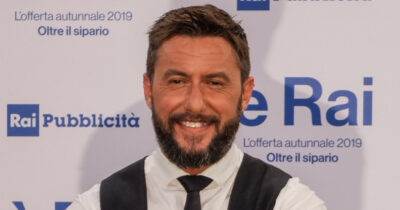 Copertina di “La Thailandia? Girone dantesco dove tutte le donne e tutti gli uomini erano in vendita. Da Padre Pio dissero che avrei divorziato, andò così”: parla Federico Ruffo