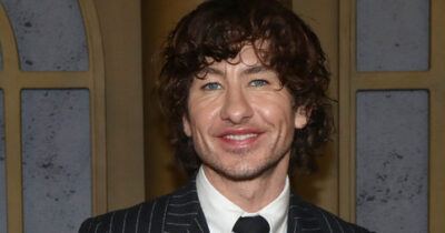 Copertina di “Insultano il mio aspetto sul Web, così mi sono chiuso in me stesso tanto da non voler più uscire. Lo dico con assoluta sincerità. Sta diventando un problema”: Barry Keoghan si sfoga