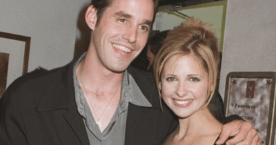 Copertina di “So che sei in pace, in quella grande poltrona a dondolo nel cielo”: Sarah Michelle Gellar ricorda il collega Nicholas Brendon – Tutti i commenti