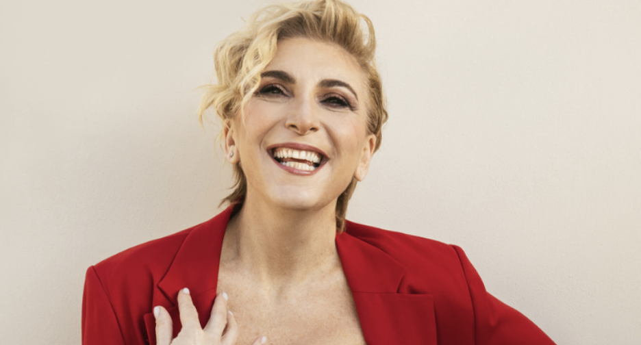 “L’incomprensione con Mara Venier? Si discute, ci si scontra, ma poi ci si ritrova. Le 50enni di oggi sono gran fig*e. L’unico problema? La legge di gravità”: così Barbara Foria