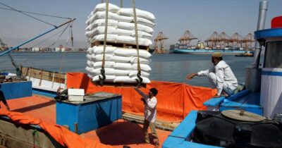 Copertina di Stretto di Hormuz, “le navi pagano 2 milioni di dollari per passare”. Chiusura completa se gli Usa colpiscono le centrali elettriche