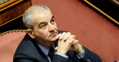 Copertina di Referendum, Fazzolari agita spauracchi dopo la vittoria del No: “I magistrati saranno ancora più invasivi”