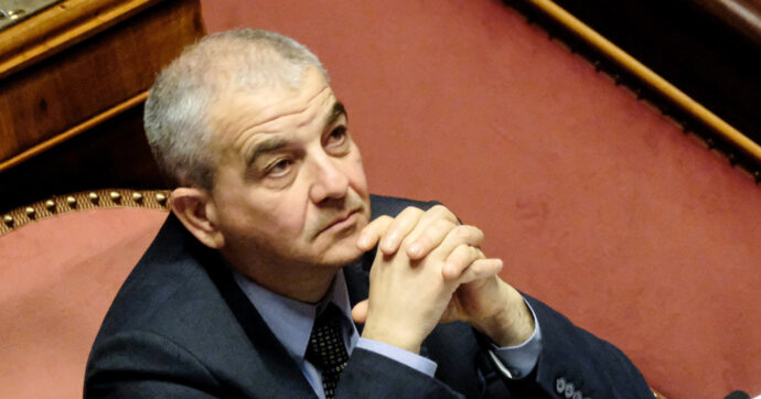 Referendum, Fazzolari agita spauracchi dopo la vittoria del No: “I magistrati saranno ancora più invasivi”