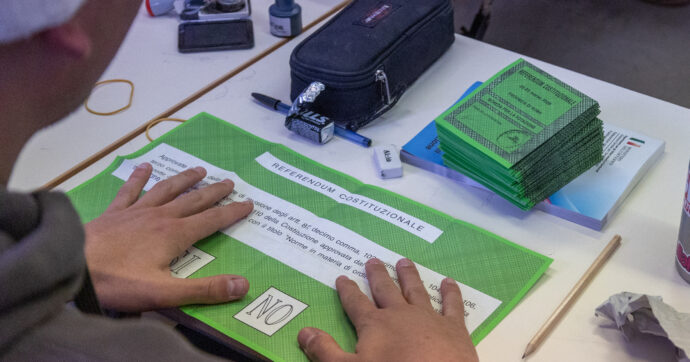 Referendum, riaperti i seggi: si vota fino alle 15. Domenica affluenza boom al 46%: tutti i dati regione per regione