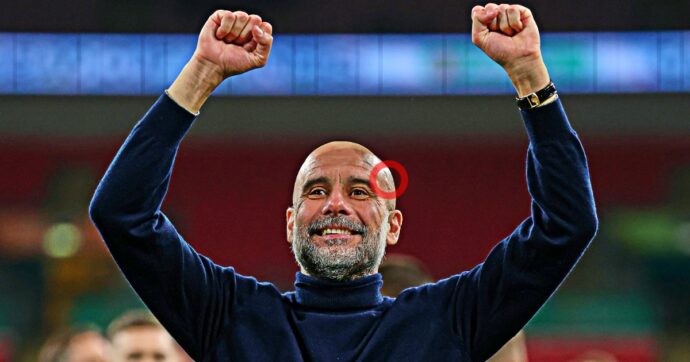 I graffi in testa e l’esultanza sfrenata, Guardiola esplode per la vittoria del City: “Non sono fatto con l’intelligenza artificiale”