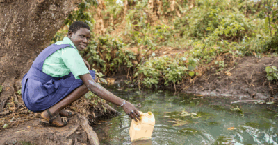 Copertina di Africa, Amref denuncia una nuova emergenza: “Si esauriscono le risorse d’acqua dove avevamo già investito, dobbiamo andare più in profondità”