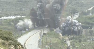 Copertina di Israele fa saltare in aria il ponte Qamiya sul fiume Litani nel Libano meridionale: il video dell’esplosione