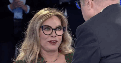 Copertina di L’appello di Ornella Muti a Carlo Verdone: “Fatti vivo Amore”. L’attore risponde: “Non ho più i tuoi numeri”