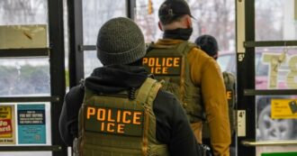 Trump porta gli agenti dell’Ice negli aeroporti Usa. Così sposta l’attenzione dalla guerra e dai malumori della base