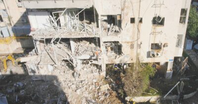 Copertina di Trump insiste: “L’Iran vuole trattare, ci ha fatto un regalo”