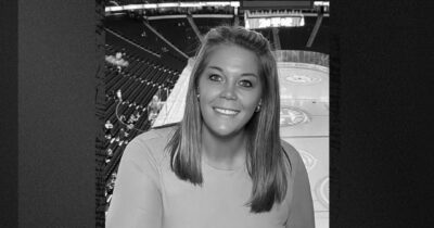 Copertina di I vicini si accorgono delle fiamme che escono da tetto e chiamano i soccorsi: trovata morta la giornalista NHL Jessi Pierce, i suoi tre figli e il loro cane