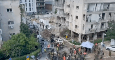 Copertina di Missile iraniano con 100 chili di esplosivo colpisce diversi edifici a Tel Aviv: squarciate le facciate