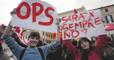 Copertina di Piazze e urne piene di giovani: “I partiti sono lontani da noi”