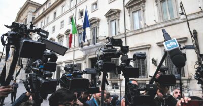 Copertina di Minacce ai cronisti in aumento nel ’25: 759, il 47% in più