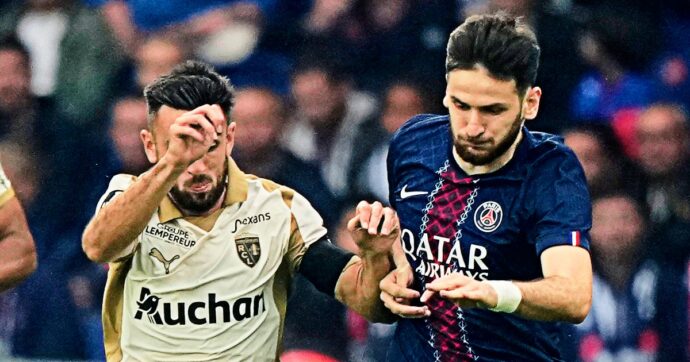 Il Psg vuole cambiare il calendario a proprio piacimento, ma il Lens protesta: “Non ci adattiamo alle esigenze dei più potenti”