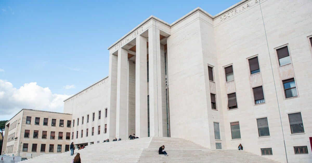 Università, la classifica delle migliori al mondo: Italia 3° tra i paesi Ue, La Sapienza prima in lettere classiche e storia antica