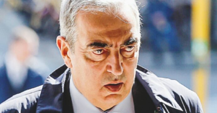 Implode pure Fi: raccolta firme contro Gasparri