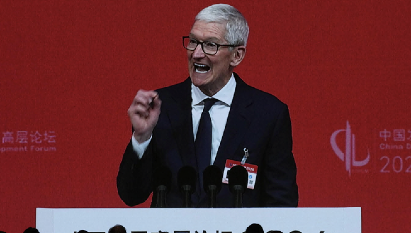 Tim Cook invita a usare meno l’iPhone. L’ironia del web sul Ceo di Apple: “È come uno spacciatore che dice che la gente debba assumere meno droghe”