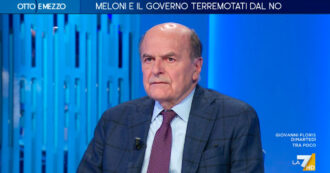 Copertina di Bersani a La7: “Meloni e i suoi, invece di inventarsi costituenti, si inchinassero davanti alla Costituzione”