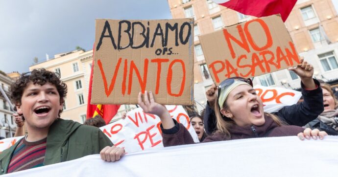 Basta politica del ‘ma anche’. Per conquistare i giovani la sinistra deve scegliere da che parte stare