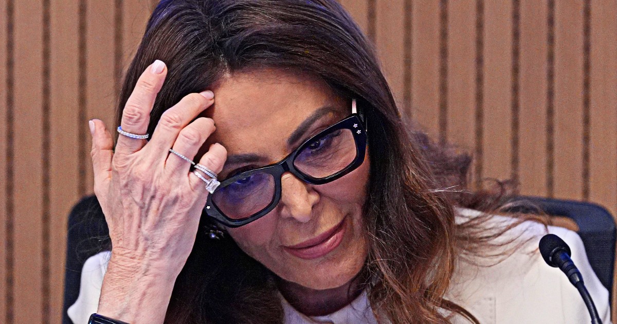 Il Movimento 5 Stelle: “Depositata mozione di sfiducia contro Santanchè”, che intanto è arrivata al Ministero