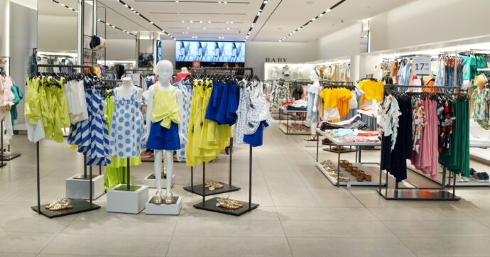 Allarme piombo nell’abbigliamento per bambini: attenzione agli abiti che costano poco, sono coloratissimi e a prezzi stracciati. La ricerca