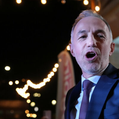 Copertina di Vittoria di Grégoire, l’economista Gilli: “Parigi come New York: città simbolo della distanza tra élite e realtà. Ma è qui che si forgiano le idee politiche”