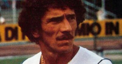 Copertina di Morto Beppe Savoldi, addio a “Mister due miliardi”: lo storico bomber di Napoli e Bologna aveva 79 anni