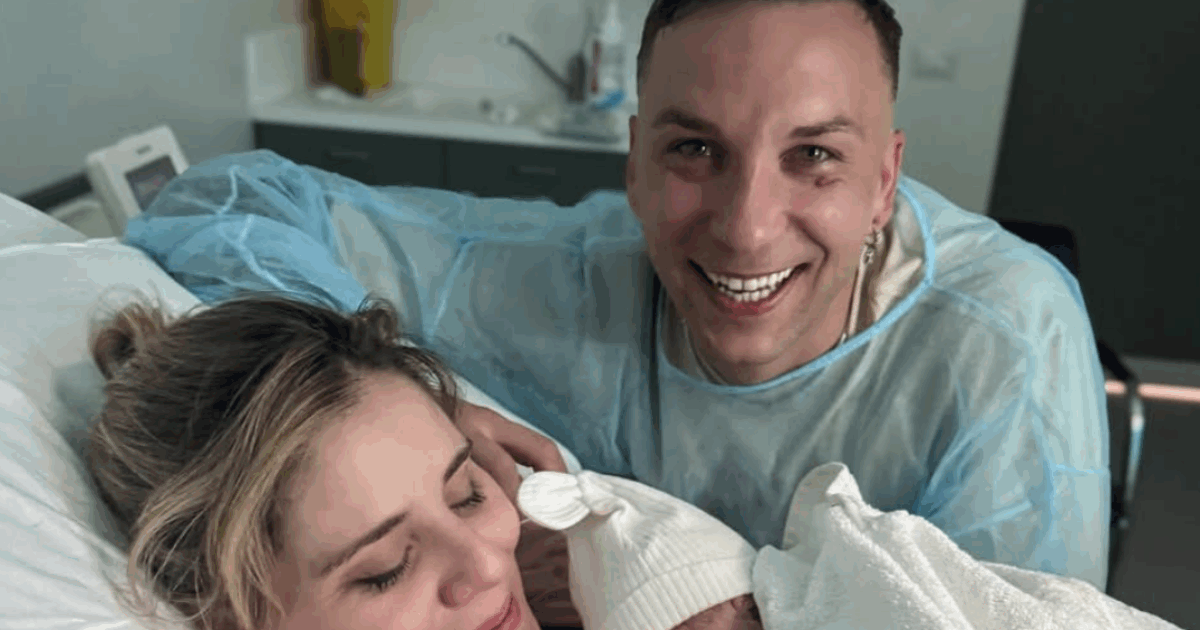 Briga è diventato papà, è nata allegra: “Figlia di un immenso amore”. Il cantante in ospedale con la moglie Arianna Montefiori: “È un premio al nostro non abbatterci”