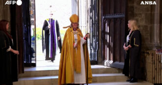 Copertina di Una donna per la prima volta leader della Chiesa d’Inghilterra: Sarah Mullally si insedia come arcivescova di Canterbury – Video